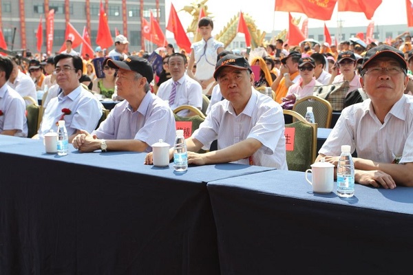 領(lǐng)導(dǎo)前排就坐 領(lǐng)導(dǎo)前排就坐